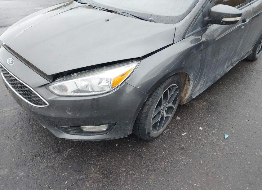 Photo 6 of 2016 Ford Focus SE (VIN 1FADP3F26GL351274)