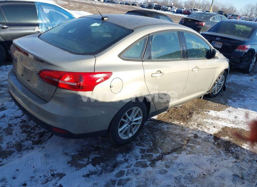 Photo 4 of 2016 Ford Focus SE (VIN 1FADP3F26GL358905)