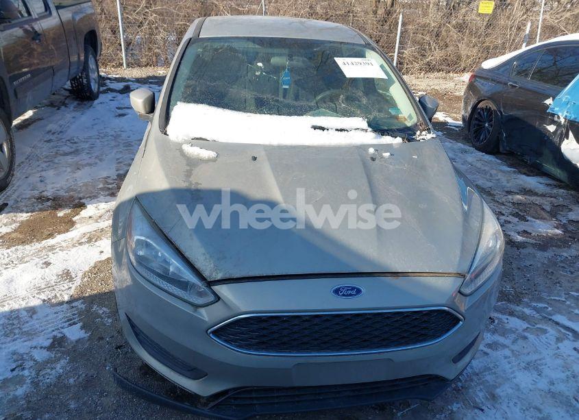 Photo 6 of 2016 Ford Focus SE (VIN 1FADP3F26GL358905)