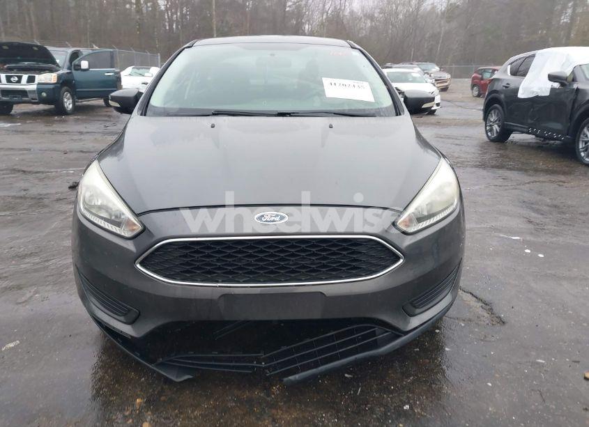 Photo 12 of 2016 Ford Focus SE (VIN 1FADP3F26GL365269)
