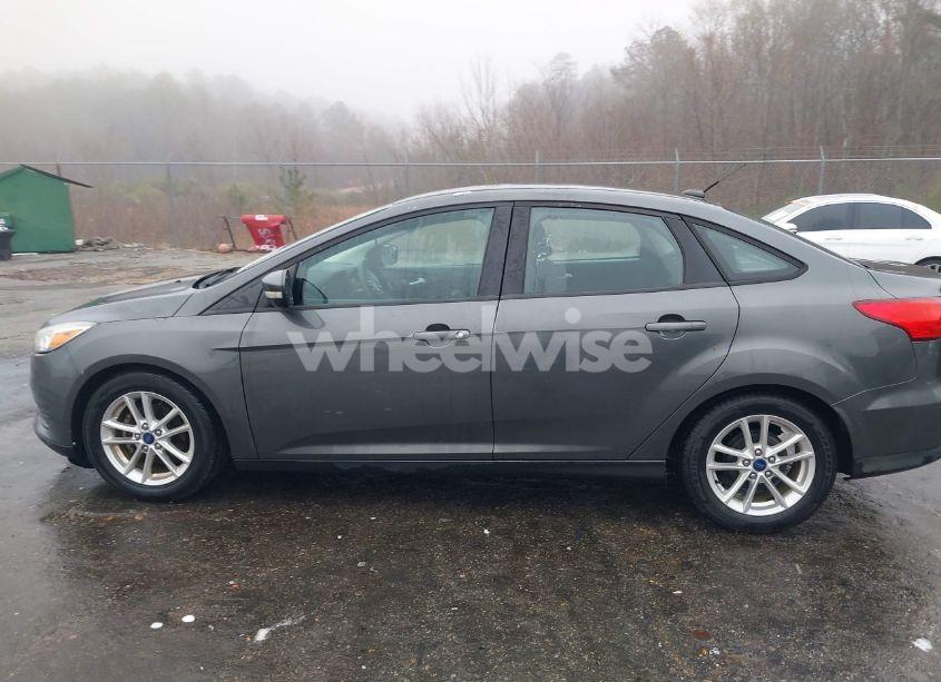 Photo 14 of 2016 Ford Focus SE (VIN 1FADP3F26GL365269)