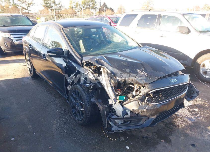 2016 Ford Focus SE (VIN 1FADP3F26GL381536) main photo