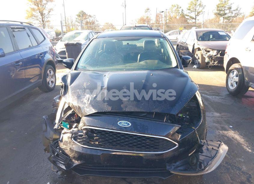 Photo 12 of 2016 Ford Focus SE (VIN 1FADP3F26GL381536)