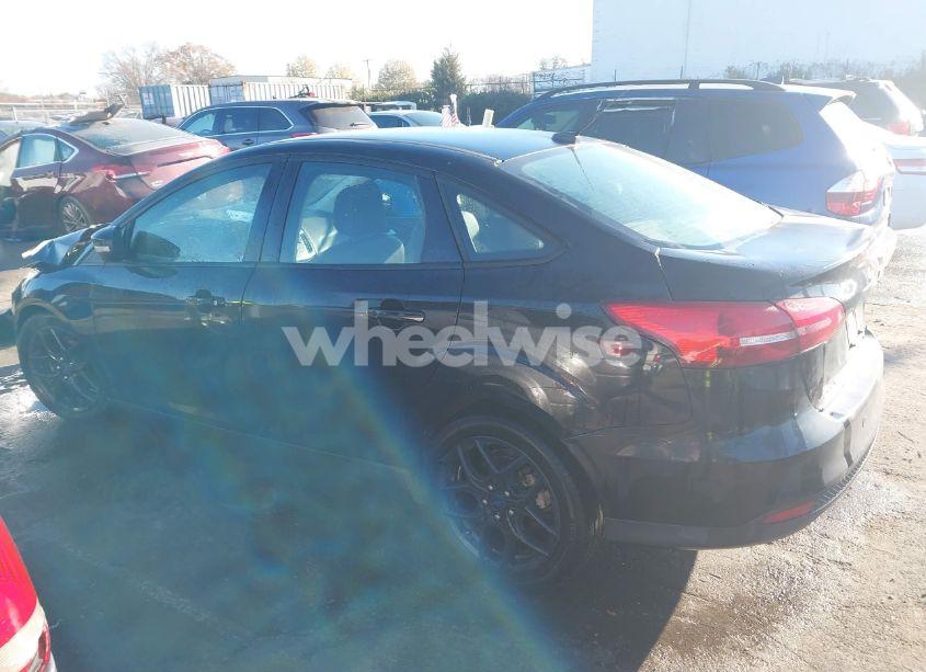 Photo 14 of 2016 Ford Focus SE (VIN 1FADP3F26GL381536)