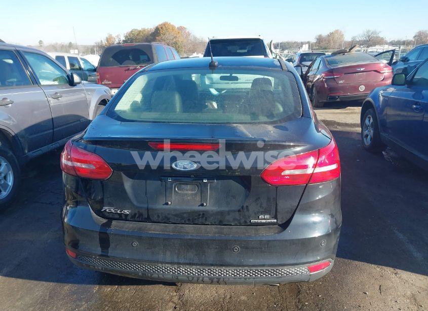 Photo 16 of 2016 Ford Focus SE (VIN 1FADP3F26GL381536)