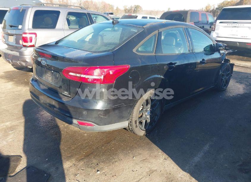 Photo 4 of 2016 Ford Focus SE (VIN 1FADP3F26GL381536)