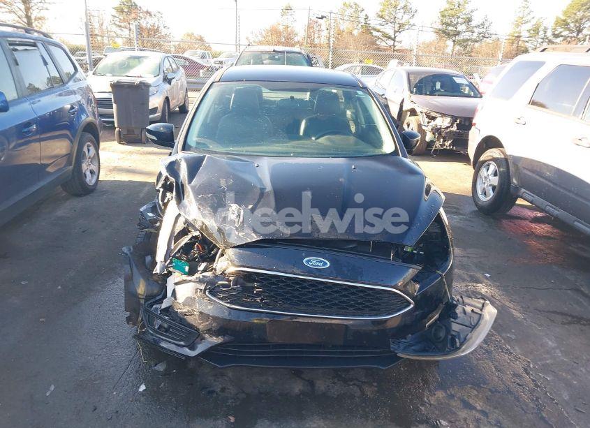 Photo 6 of 2016 Ford Focus SE (VIN 1FADP3F26GL381536)