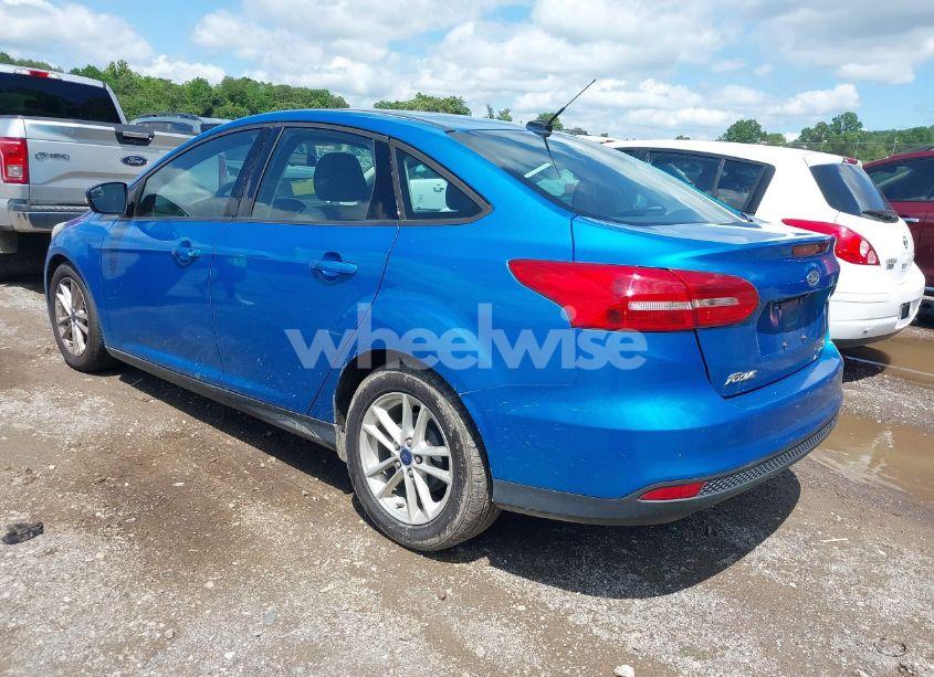 Photo 3 of 2016 Ford Focus SE (VIN 1FADP3F26GL389815)