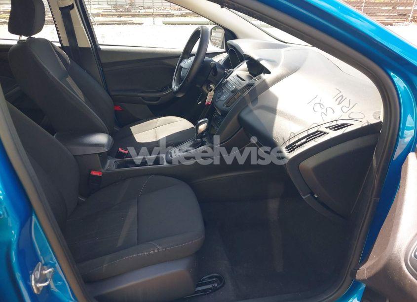 Photo 5 of 2016 Ford Focus SE (VIN 1FADP3F26GL389815)