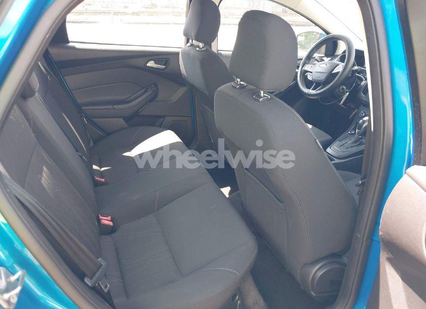 Photo 8 of 2016 Ford Focus SE (VIN 1FADP3F26GL389815)