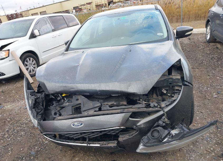 Photo 12 of 2016 Ford Focus SE (VIN 1FADP3F26GL394593)