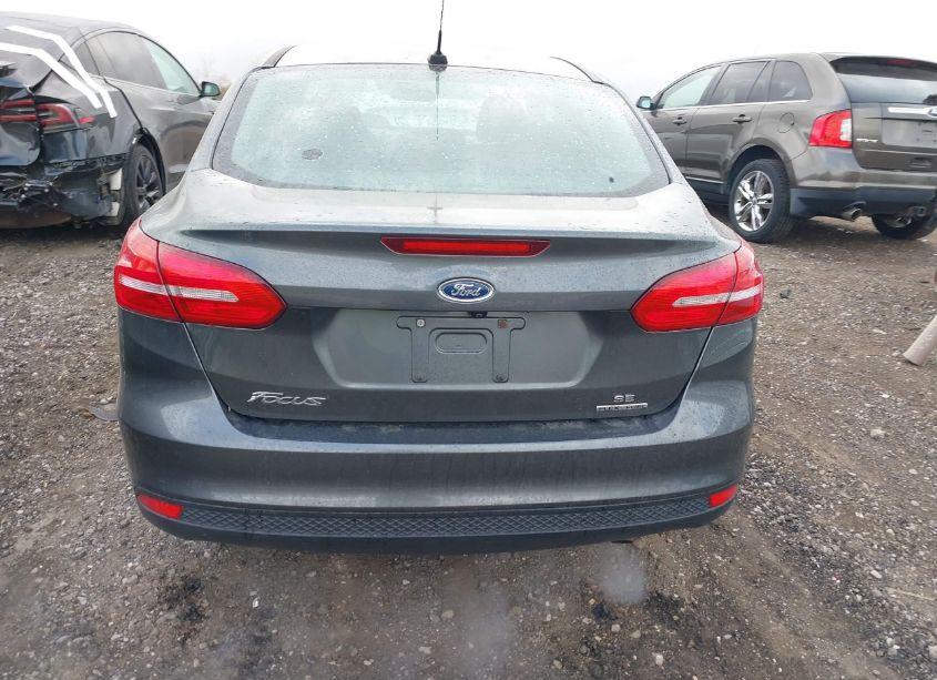 Photo 16 of 2016 Ford Focus SE (VIN 1FADP3F26GL394593)