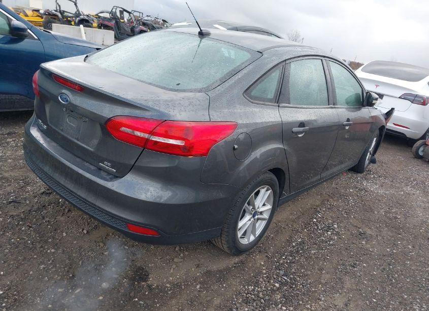 Photo 4 of 2016 Ford Focus SE (VIN 1FADP3F26GL394593)