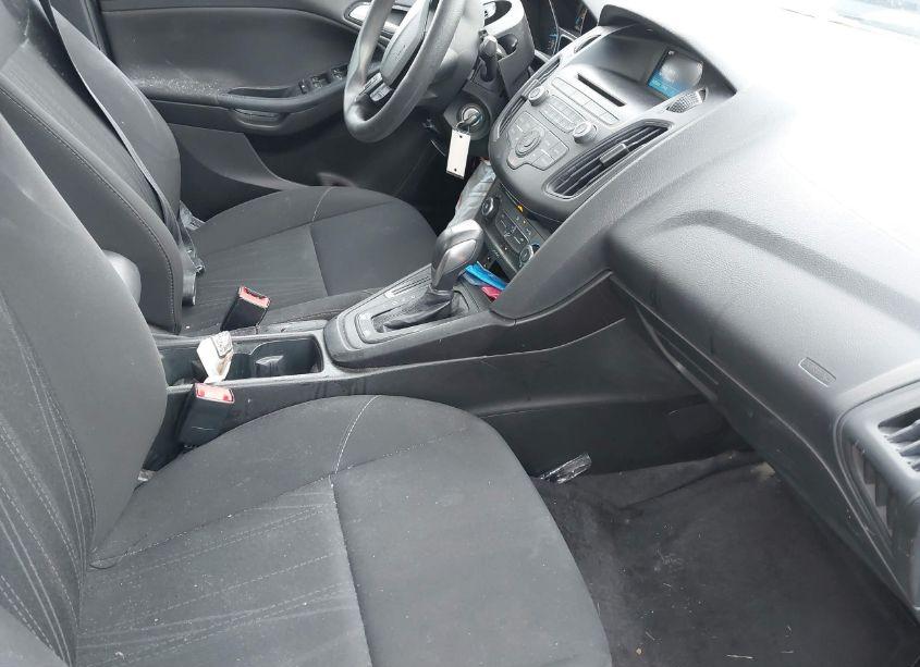 Photo 5 of 2016 Ford Focus SE (VIN 1FADP3F26GL394593)