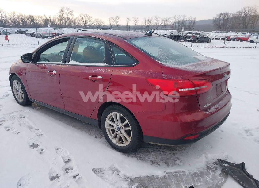 Photo 3 of 2016 Ford Focus SE (VIN 1FADP3F26GL403342)