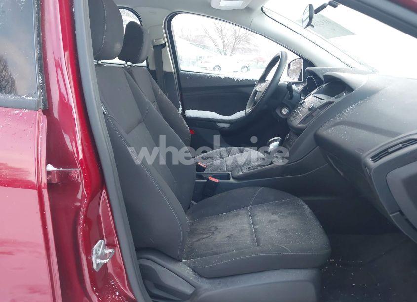 Photo 5 of 2016 Ford Focus SE (VIN 1FADP3F26GL403342)