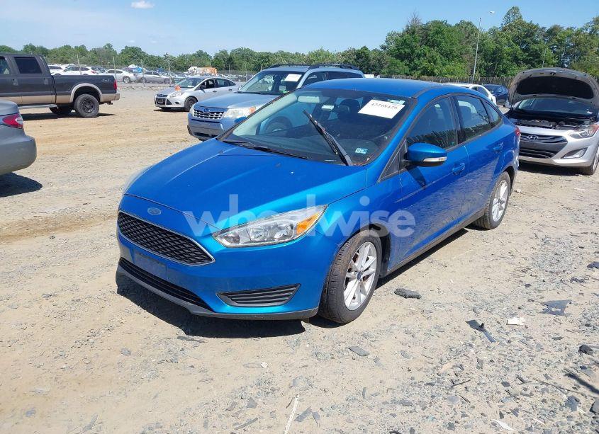 Photo 2 of 2017 Ford Focus SE (VIN 1FADP3F26HL221545)