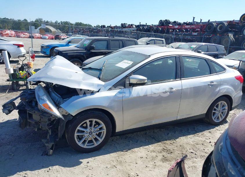 Photo 14 of 2017 Ford Focus SE (VIN 1FADP3F26HL227698)