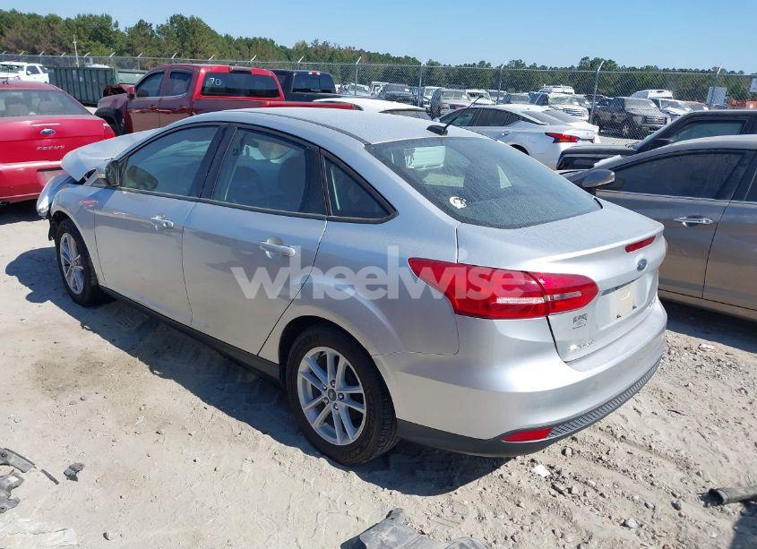 Photo 3 of 2017 Ford Focus SE (VIN 1FADP3F26HL227698)