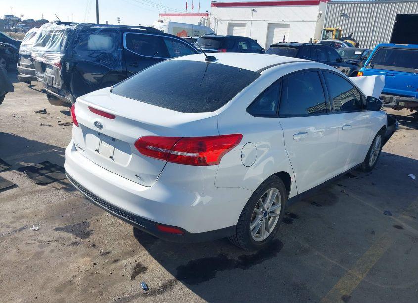 Photo 4 of 2017 Ford Focus SE (VIN 1FADP3F26HL232528)