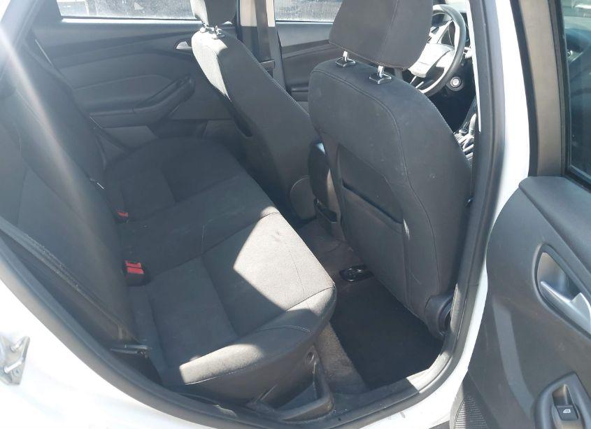 Photo 8 of 2017 Ford Focus SE (VIN 1FADP3F26HL232528)