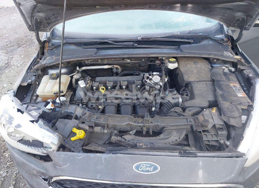 Photo 10 of 2017 Ford Focus SE (VIN 1FADP3F26HL256375)