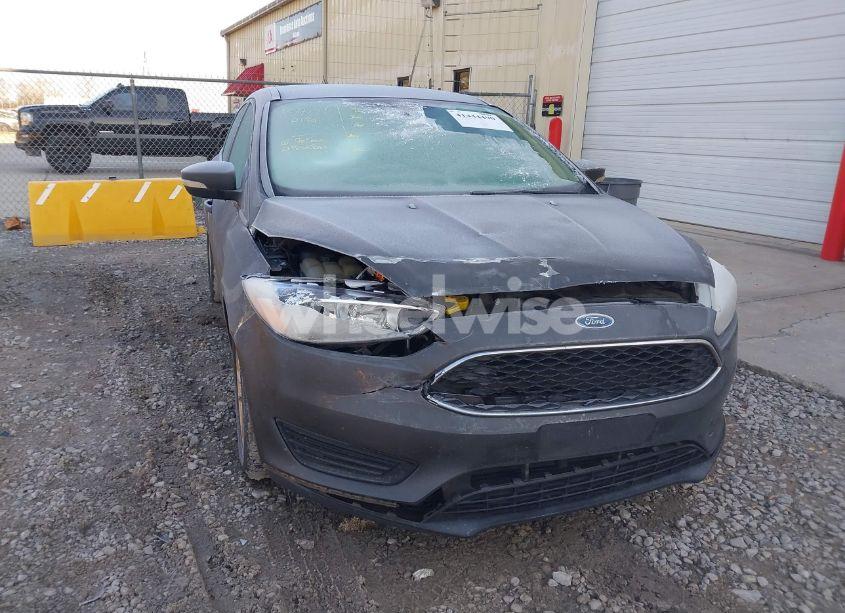 Photo 6 of 2017 Ford Focus SE (VIN 1FADP3F26HL256375)