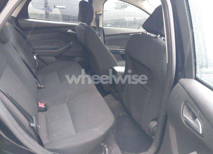 Photo 8 of 2017 Ford Focus SE (VIN 1FADP3F26HL276139)