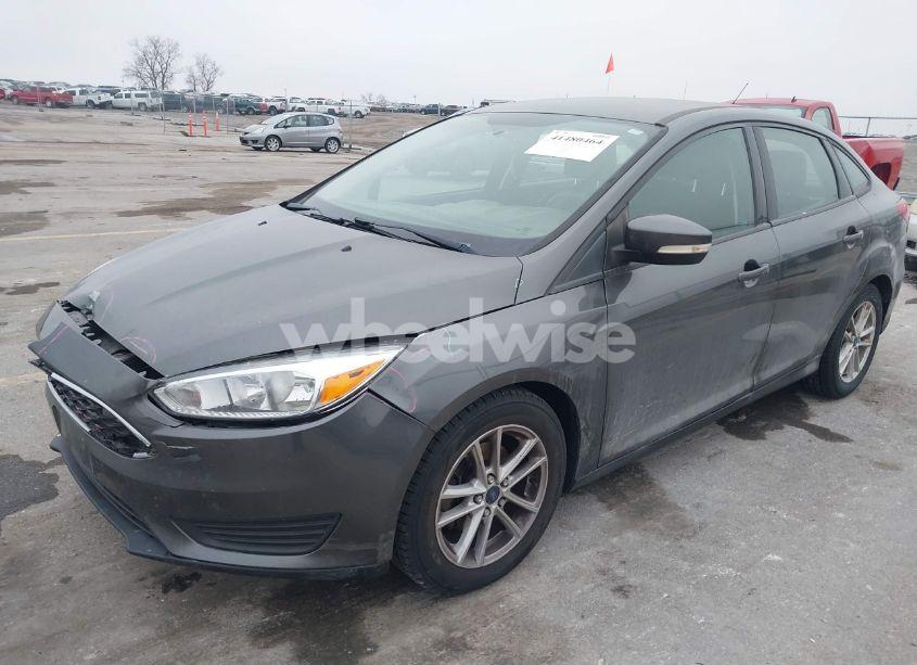 Photo 2 of 2017 Ford Focus SE (VIN 1FADP3F26HL286248)
