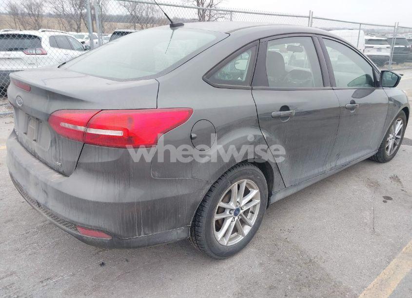 Photo 4 of 2017 Ford Focus SE (VIN 1FADP3F26HL286248)