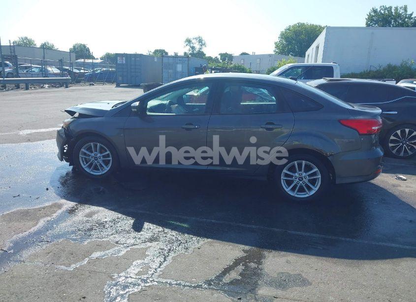 Photo 14 of 2017 Ford Focus SE (VIN 1FADP3F26HL317546)