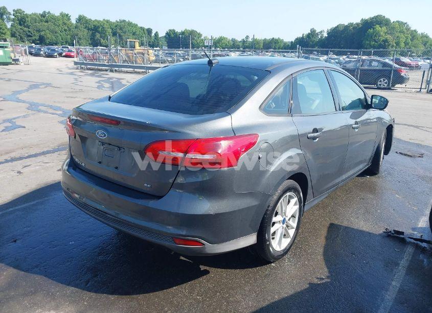 Photo 4 of 2017 Ford Focus SE (VIN 1FADP3F26HL317546)