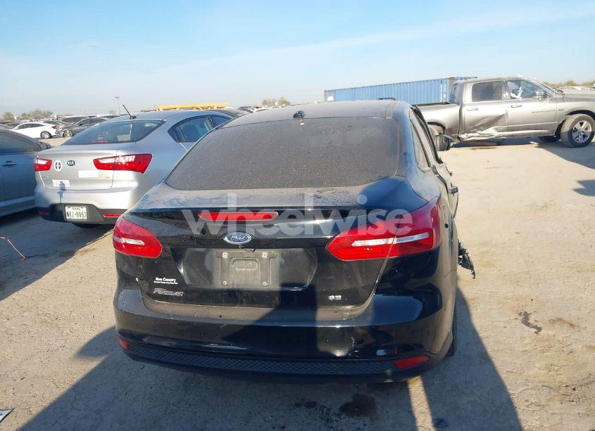 Photo 16 of 2017 Ford Focus SE (VIN 1FADP3F26HL342298)