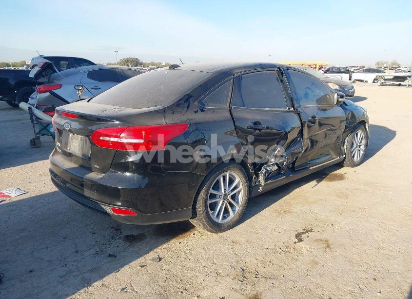 Photo 4 of 2017 Ford Focus SE (VIN 1FADP3F26HL342298)