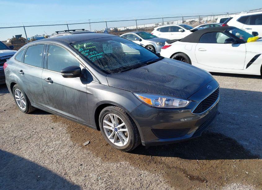 2017 Ford Focus SE (VIN 1FADP3F26HL347629) main photo