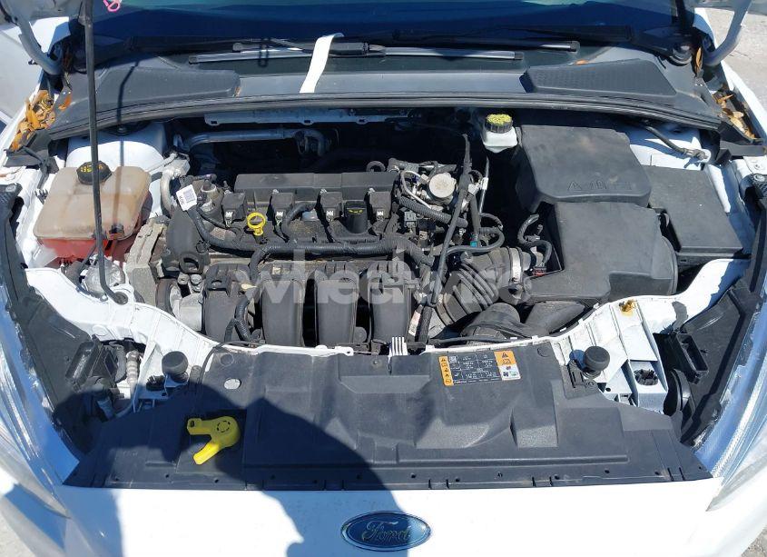 Photo 10 of 2018 Ford Focus SE (VIN 1FADP3F26JL212351)