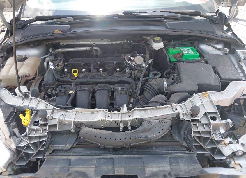 Photo 10 of 2018 Ford Focus SE (VIN 1FADP3F26JL212608)