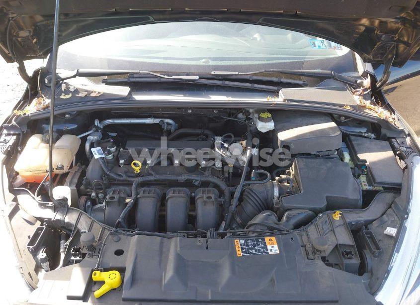 Photo 10 of 2018 Ford Focus SE (VIN 1FADP3F26JL214102)