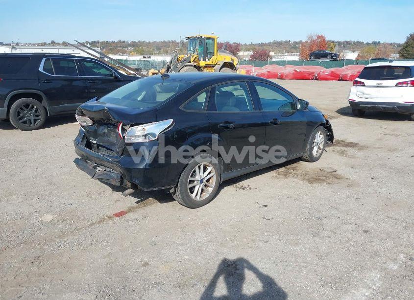 Photo 4 of 2018 Ford Focus SE (VIN 1FADP3F26JL214102)