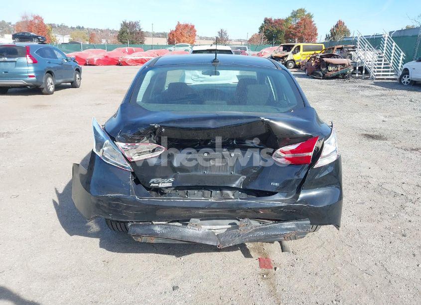 Photo 6 of 2018 Ford Focus SE (VIN 1FADP3F26JL214102)