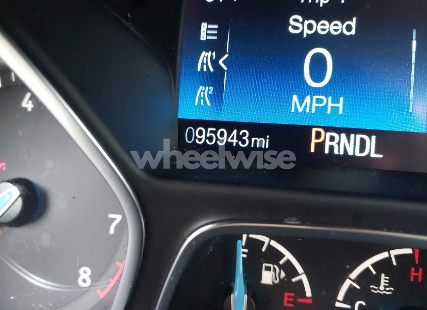 Photo 15 of 2018 Ford Focus SE (VIN 1FADP3F26JL214245)