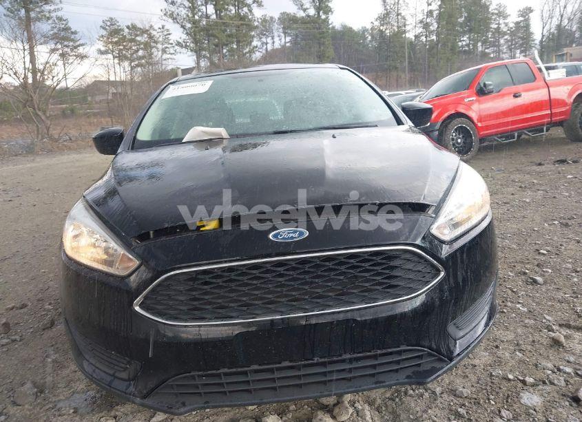 Photo 6 of 2018 Ford Focus SE (VIN 1FADP3F26JL214245)