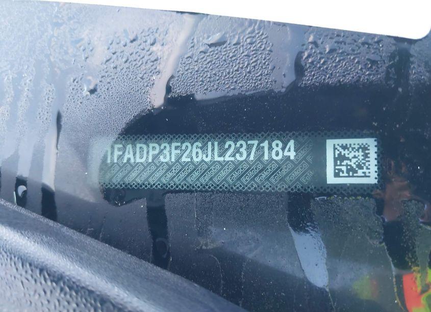 Photo 16 of 2018 Ford Focus SE (VIN 1FADP3F26JL237184)