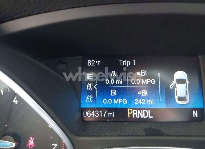 Photo 15 of 2018 Ford Focus SE (VIN 1FADP3F26JL237556)