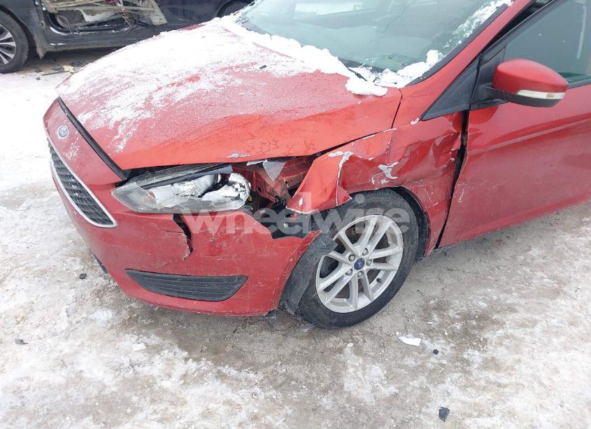 Photo 6 of 2018 Ford Focus SE (VIN 1FADP3F26JL246032)