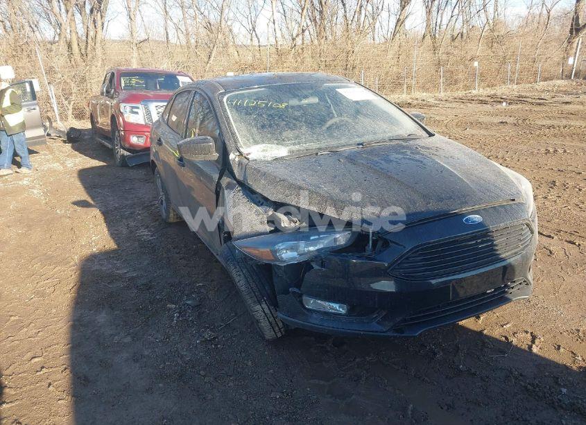 2018 Ford Focus SE (VIN 1FADP3F26JL284182) main photo