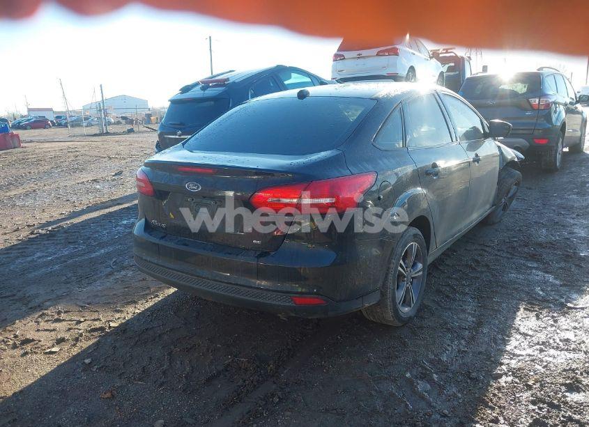Photo 4 of 2018 Ford Focus SE (VIN 1FADP3F26JL284182)