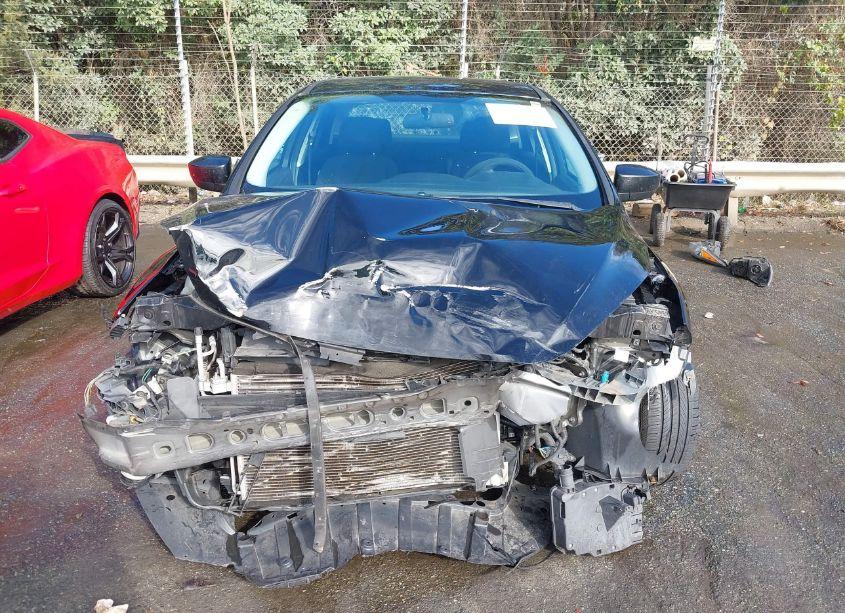 Photo 13 of 2018 Ford Focus SE (VIN 1FADP3F26JL301739)