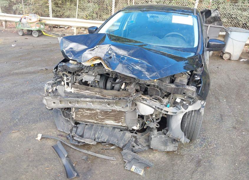 Photo 6 of 2018 Ford Focus SE (VIN 1FADP3F26JL301739)