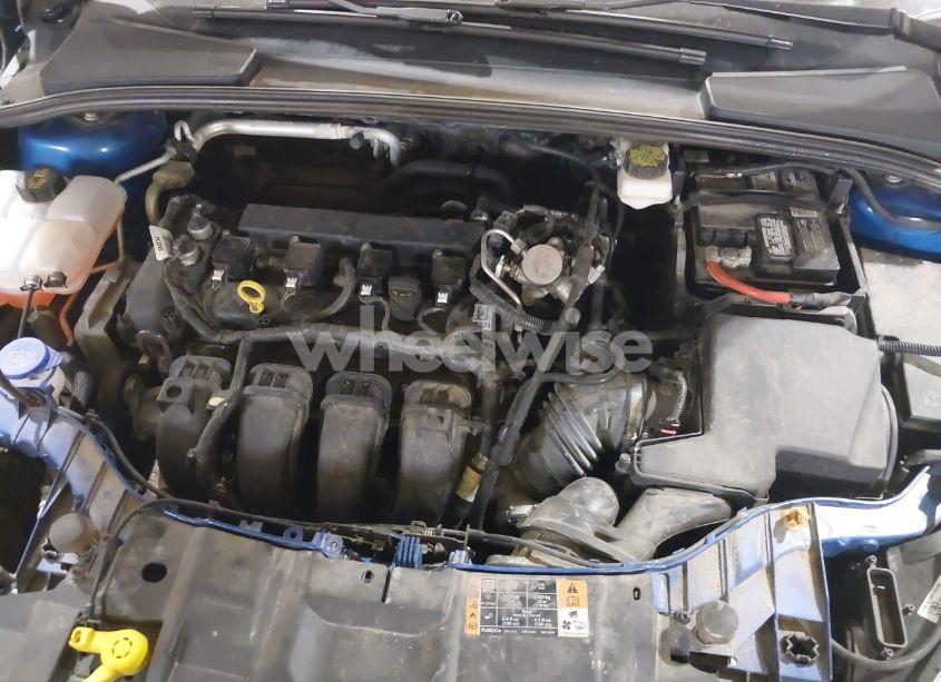 Photo 10 of 2018 Ford Focus SE (VIN 1FADP3F26JL330075)